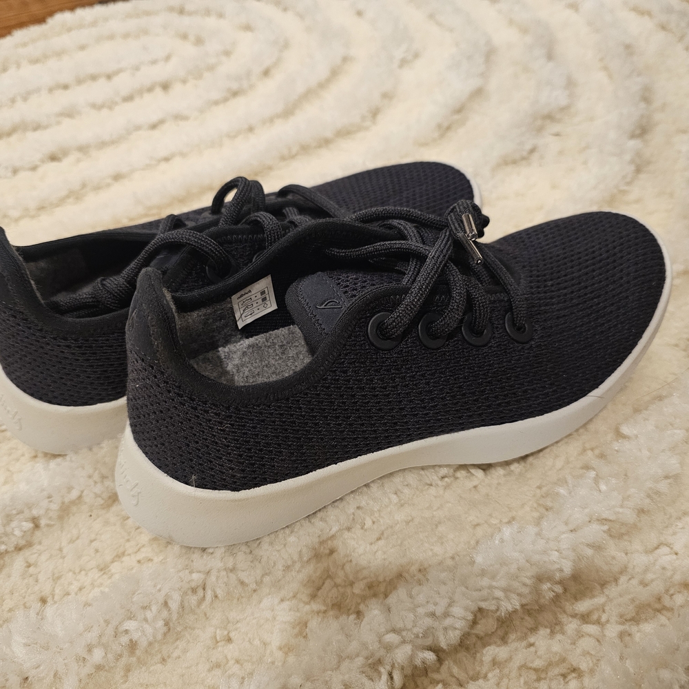 New Women's Allbirds Navy Tree Runner Sneakers Size 6